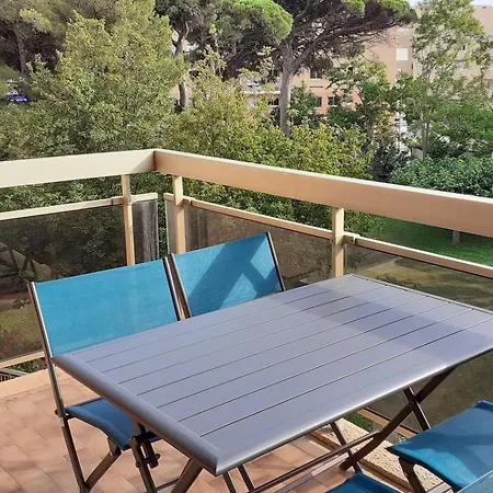 A 100 M Du Port Et 500 M Des Plages アパート *